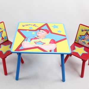 שולחן עץ עם 2 כסאות יובל המבולבל